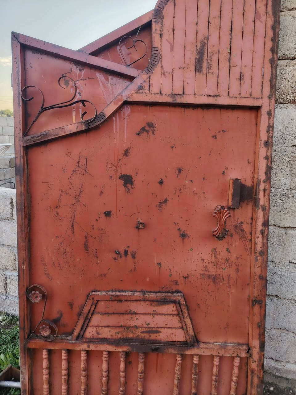 للبيع أبواب العدد ٤ اتصال علئ الرقم***********
