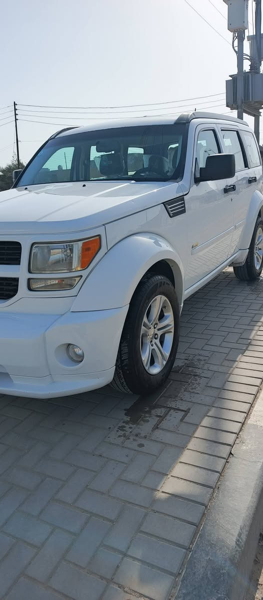 سلام عليكم دوج نيترو وارد مريكي البيع بدون مراوس مديل 2011  بسمي حادث سياره صندوك وبيه باب السدر والبنيد مقسمات بدون لاتبديل ولا صبغ  وسونار موجود بل منشور سياره فول مواصفات شاشه كامره فتحه حساسات دعاميه سياره ماشيه 134 الف سياره جاهزه حداديه جديده تخم تاير جديد مكينه كيرجدد سعر 105وبيه مجال بصيط
مكاني البصره شط العرب الحوطه 
***********
