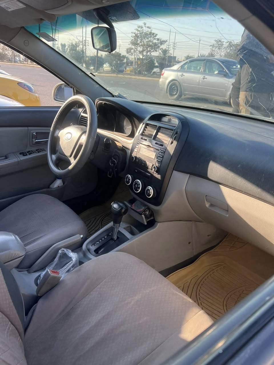 سبكترا ٢٠٠٩ للبيع
رقم بغداد جديد 
سنويه جديده
صبغ حزام بدون ضربه 
مكان ديالى بعقوبه او الخالص
السعر ٨٠ قفل
***********
***********٥
