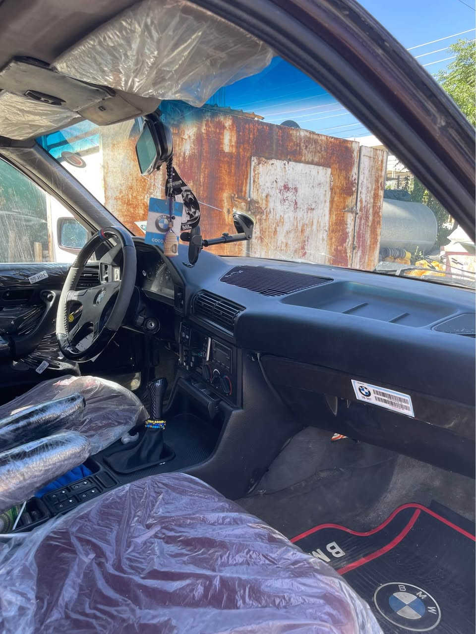 سەرەتا بە ناوی خوا ئەم bmw 525 هەیە بۆ فرۆشتن یان گۆڕینەوە بە شتێک بە دڵم بێت 
گێر عادی / ماشاءالله لە قوەتی خۆی بێزارە زۆر بەقوەتە ٤ جام کارەبا سلاید بەس جەکەکانی مەزبووت نیە کامل ئەشیای تەبریدی پێوەیە بەس پولی کۆمپلێسەرەکەی نەقسە گێڕو و مەکینەی بە شەرت بەرگە درگا و داشبوڵی ماشاءالله ئەوێت زۆر پاکە 
ئەوەلیات / سەنەوی جنوبی لەگەڵایە واتە موشکیلەی نییە بۆ مەفرەزەو دەرەوەی شار   
بۆ زانیاری زیاتر پەیوەندی بکەن لە خزمەتانام بەس توخوا ئەگەر موشتەری نیت با سەری یەک نەیەشێنین هەموو شتەکانم نوسیوە سەیارەکە ماڵی خۆمە هی مەعرزە و دەسی ئەموو ئەو نییە  ***********
admin ❤️ السليمانية, العراق

