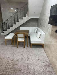 كورنر ميز طعام للبيع استعمال قليل نضيف وجديد مثل الصوره بالضبط السعر خ...