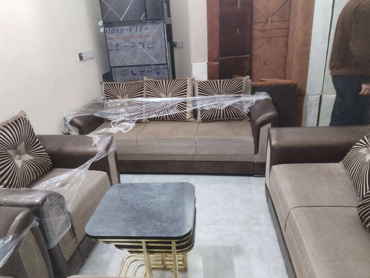 متوفر جميع اللاثاث المنزلي الجديد والمستخدم في مجمع أم البنين ع للاثاث المستخدم وجديد العنوان واسط نعمانيه شارع جعفر الطيار مقابل معرض أبو نور للسيراميك اي استفسار مراسلة الصفحة او الاتصال على الرقم *********** /***********
