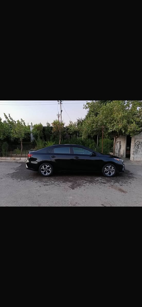 كيا فورتي
موديل-٢٠٢١ اسود
سياره كلين لا تبديل لا صبغ بي اربع اصابيع كارت +مكانين بارد اصغير
ايرباگ كله بلادي مطاك
موصفات 
فول بس ماعداء بصمه -سلايت 
ويل جبير 
رادار
شاشه ايباد
سياره جاهز دينار ما بي مصرف
شرط گير-محرك ممقتوح بلادي 
حداديه كله شرط
مكان سياره اربيل- بحركه 
سعر سيارة 128 
رقم وتسئاب /***********
