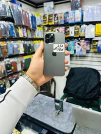 للبيع فقط 13 برو ماكس   جهاز نظيف وشرط ما مفتوح وحاسبة نورمال بدون غرا...