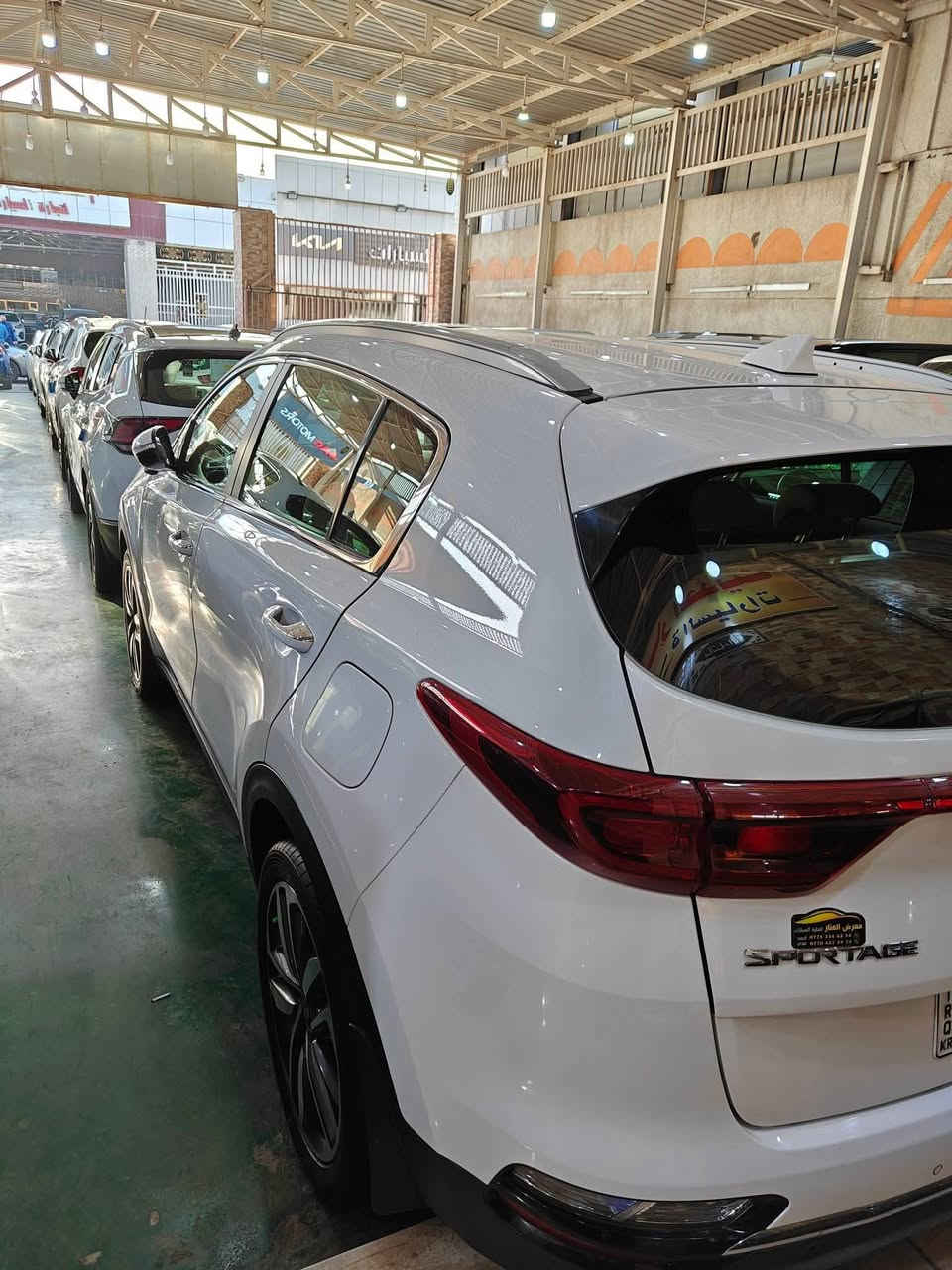 تحيه طيبه السلام عليكم
كيا سبورتج 2021 
(خليجي) 
محرك: 2000 دوش 
عداد مشي  54 ألف 

مواصفات 
1_شاشه 
2_كامره خلفية 
3_شاشه اعطال 
4_قطعتين تبريد 
5_فول حساسات
6_رادار امامي خلفي وجانبي 
7_نقط عمياء 
8_اشاير مري 
9_تحكم وضعيات قيادة 
10_ويل كب بلاد
11_كشافات اماميه 
12_داخل لونين 
13_فول تحكم ستيرن 
رقم بغداد دولي باسمي 
215 ورقه 
أي استفسار 
***********
مكان بغداد البياع
