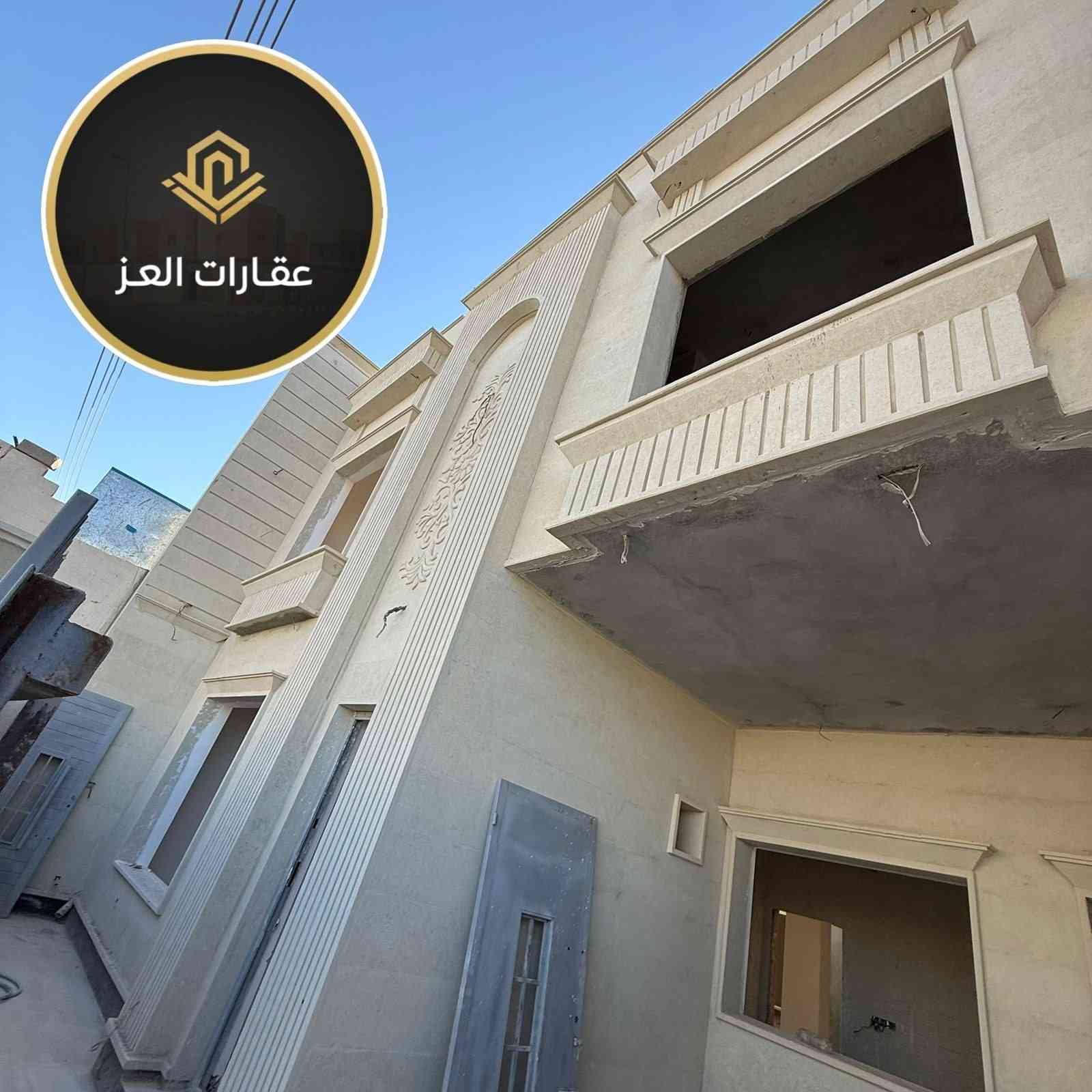 بيت للبيع - تكريت (حي التصنيع) خلف التجاري 200 متر واجهة 10 شارع 20 متر اتجاه بغداد
◆ 4 غرف نوم + صالة + استقبال + مطبخ + 4 صحيات - كراج سيارة 
​💰 السعر: 195 مليون دينار وبي مجال للشراي
​📞 للتواصل والاستفسار (اتصال أو واتساب):
*********** - ***********
