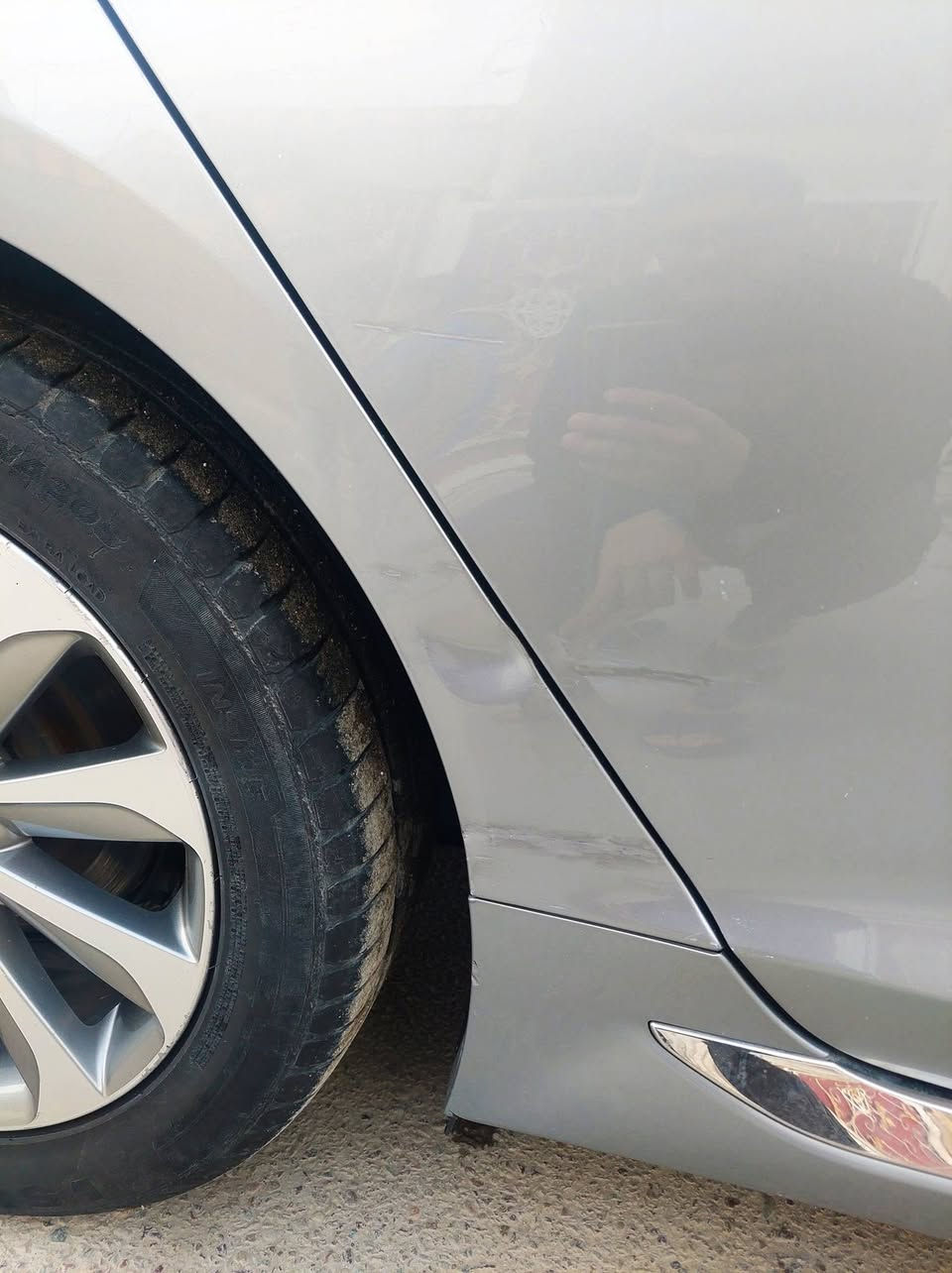 السلام عليكم سوناتا وارد موديل ١٥ لون سلفر بغداد ماشيه ٨٥ كشن كهرباء كشن تدفئه كير ومكينه وتبريد وصدر امامي خلفي كله مكفول. سبورت دبل كزوز تحكم اربع جهات كروز مثبت سرعه.
بيها رصعه خفييييفه كلش بالقماره حتى متبين 
فاتح قبق ولفات مبدل واشر فقط ابسبس نضوح.
بيها بنيد مبدل وجاملغ مبدل اصلي. وصور السونار موضحه باالمنشور.
السعر 105 قفللللل وماكو هيج سعر سياره ناعمه وسحبها كوولش حلو لادفناز ولا تنقيص.
مكان السياره بغداد تحويل ثاني يوم
***********
