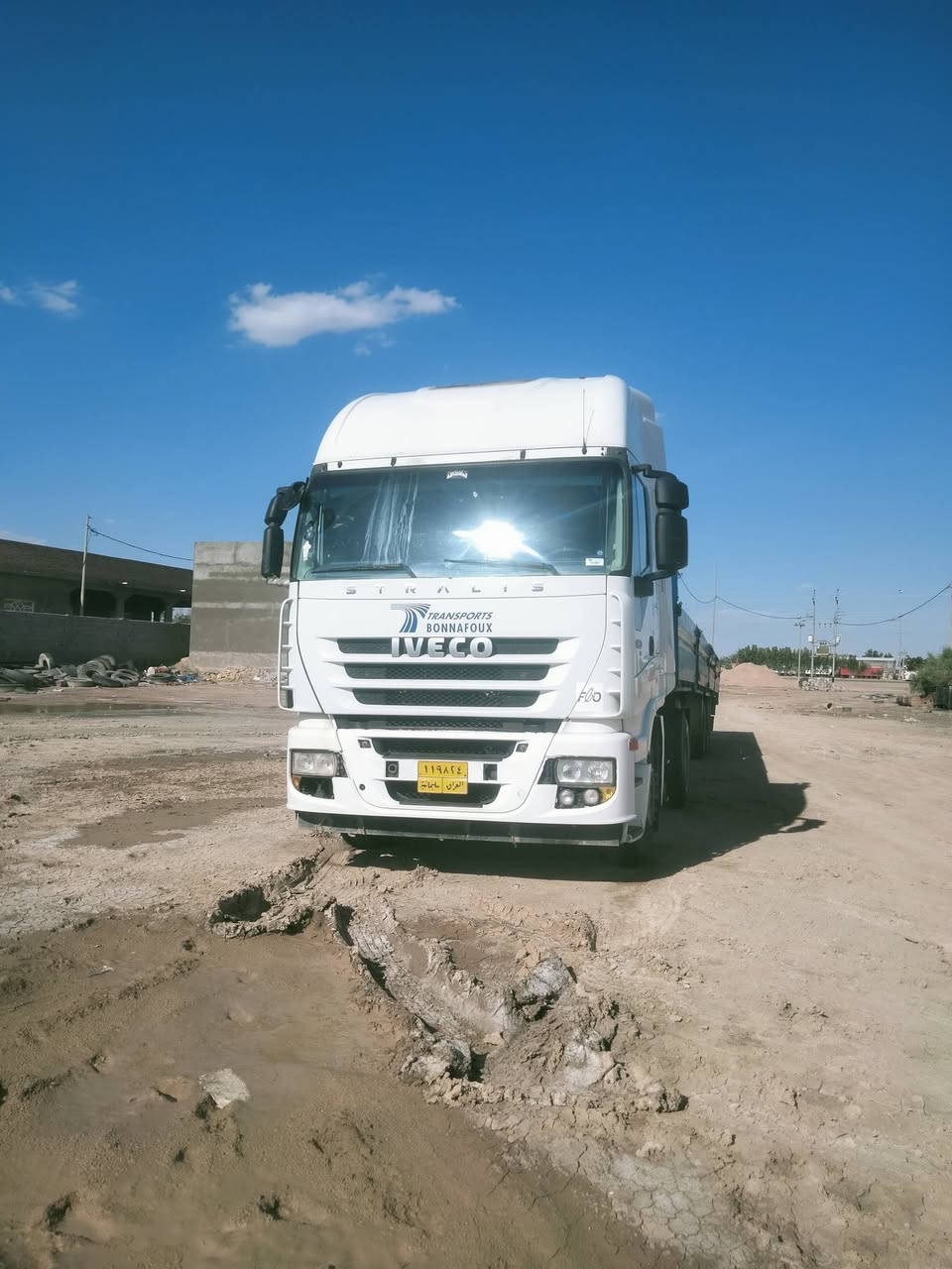 إسلام عليكم افيكو البيع رأس وعربانه مربوطه فلات موديل 2008 محرك 450 كير عادي رقم سليمانيه تحويل ثاني يوم سنويه منتهيه 2020 عربانه مكفولة سياره جاهزه للعمل سعر 160 العنوان البصره قضاء الدير الاستفسار ***********
