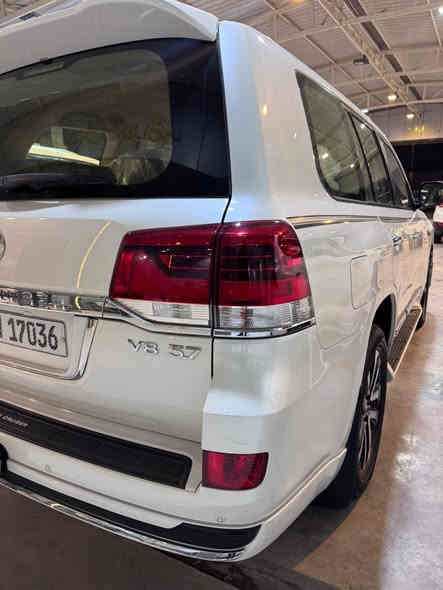 السلام عليكم لاندكروز 2019 ساز محرك 8سلندر 5700 السياره فول مواصفات رقم بغداد ماشيه 110 مكفوله كفاله السياره بيه كم ملاحضة بسيطه سونار مذكور بلصور السعر 565 مكاني بابل للاستفسار ***********
