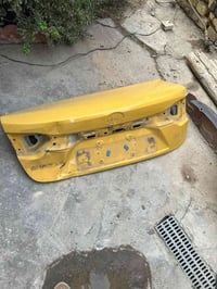 للبيع دعامية خلفية وجنطة كورلا ترهم من كورلا 2020 لل 2025  للتواصل 078...