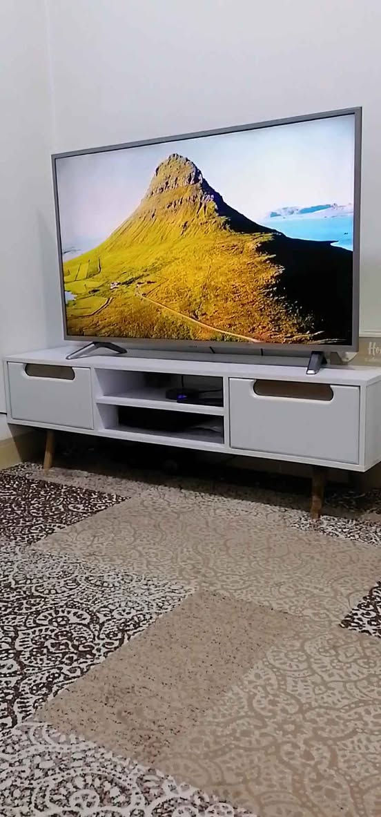 مارکه ی MASER
شاشه 50
سمارته 
زور بیعه یب و به شه رت 
دیقه ی زور جوانه فول HD
به س یوتوبی ایش ناکات 
گؤگل و که نالی ناوخویشی تیایه اتوانی به رنامه یش دا به زینی
نرخی 180 هه زار سلیمانی 
*********** السليمانية, العراق
