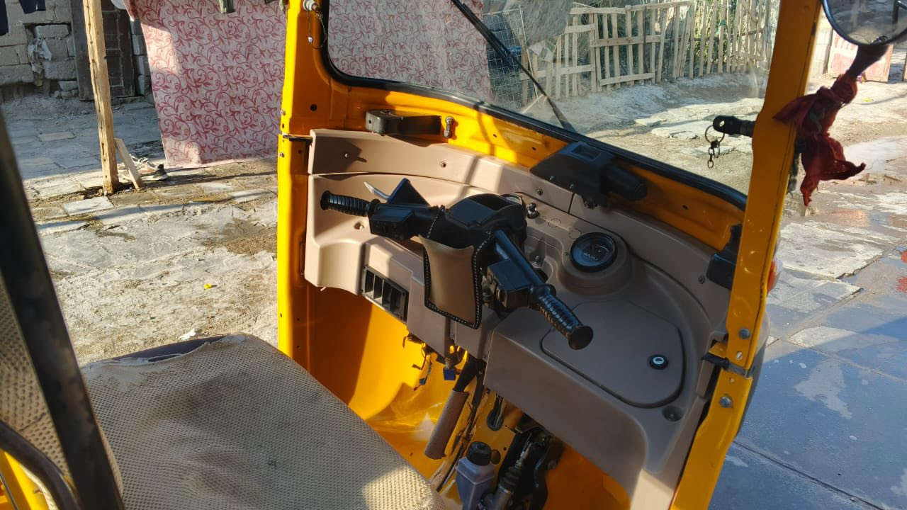 سلام عليكم تكتك باجاج موديل 2020 تكتك. نضيفه ما مفتوحه رقم و سنويه سعر 5ملاين ونص قفل *********** المكان القبله قرب المدرسه العمار
