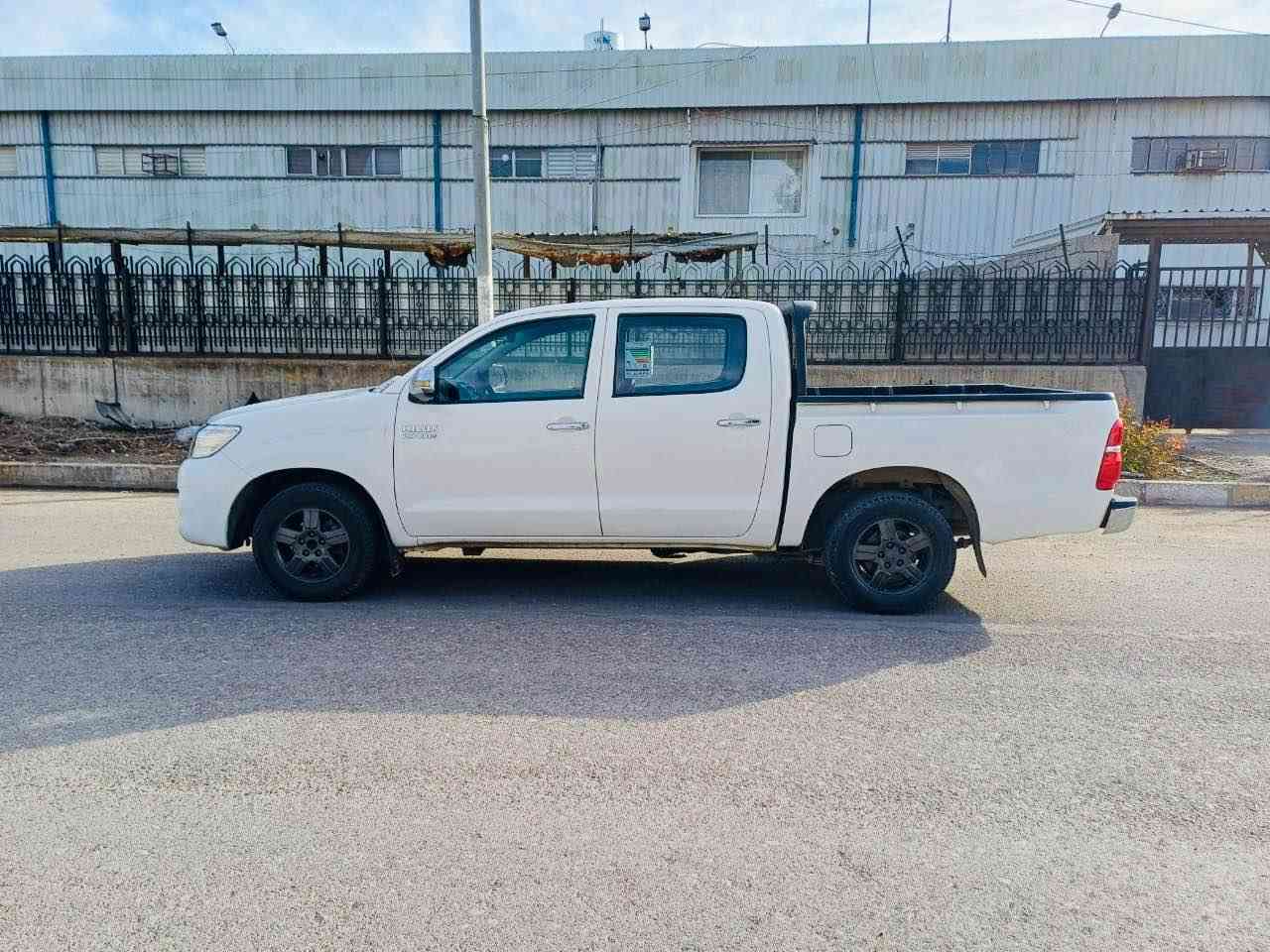 توێتاهایلوکس مرزیە مودیل 2013گێرعادی
جملغ وبونید سبوغ داخلی عزیەتێکی کەم
جوارتایەی نوێیە تەقەورەقەی نیە بێ مسروفە
228هزار رویەگێرومکینەو ئەکسل بێ عیبن 
سەنەوی رەقەم فحسو هەزەی نوێیەبەناوی خومە تحویل وەکالە غرامەی بەشەرتە 
سعری 163 وەرەقە شوێن هەولێر
ژم***********واتسئاب لەسەرە أربيل, العراق
