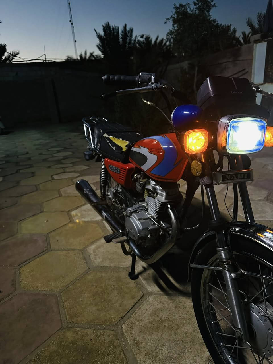 السلام عليكم
دراجه أربعه كير اصولي مديل ١٨

وكيله الربيعي 

سعرها 700وبيه مجال بسيط حك الجيه. 

للاستفسار خاص أو الاتصال عل 

الخط 

***********
