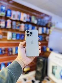 آيفون ١٥ برو ماكس • بطاريه ٨٦ • مكفول