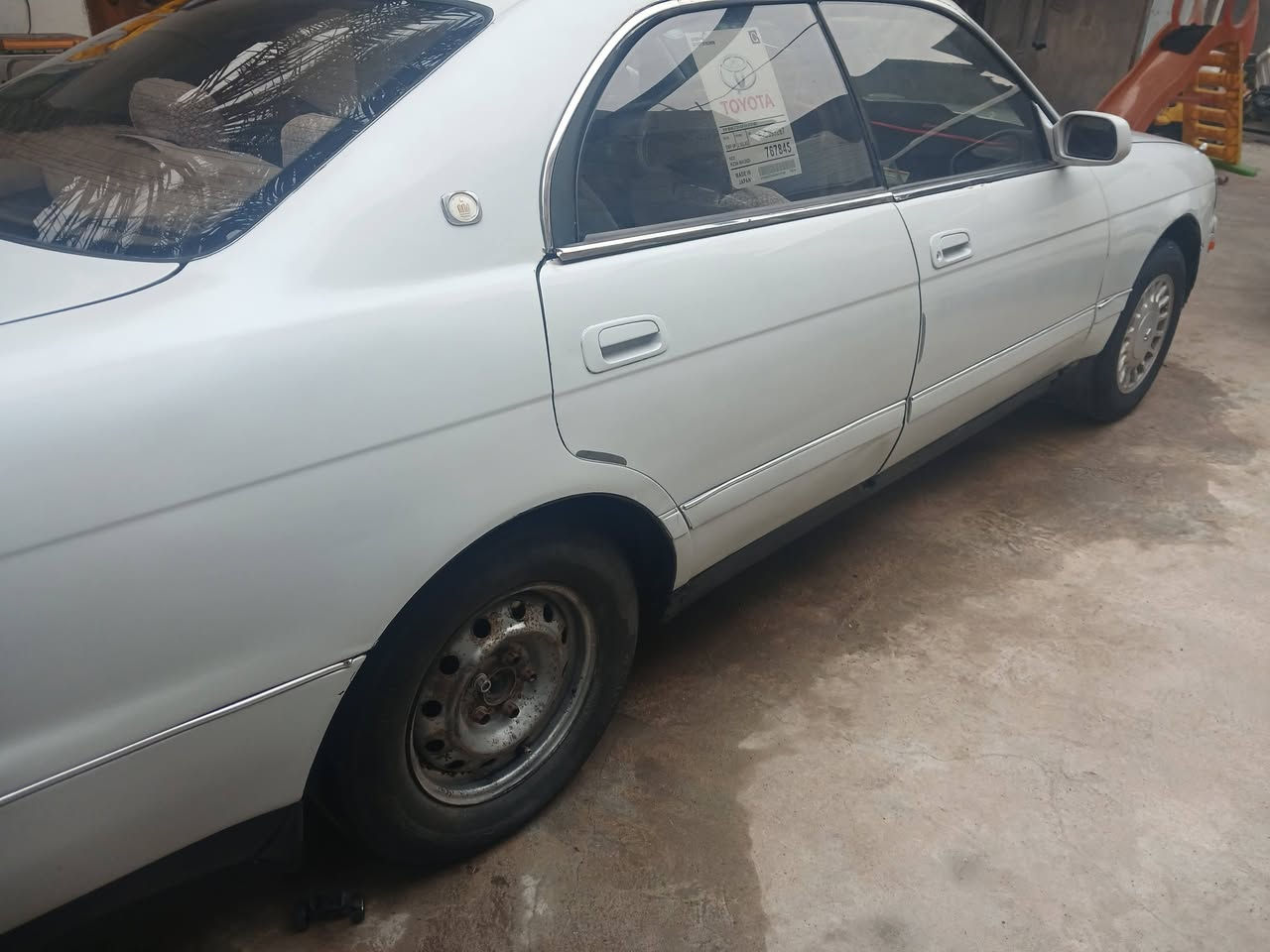 بطه للبيع مديل ٩٣ سنويه وهزه جديده رقم دولي
مكفوله من الكص والنقل قماره بيه معجون ومصبوغة للجماليه
غرفه نضيفه تبريد شغال حداديه جديده مكينه ٢ ونص وكير مكفولات ما ناقصها شي 
سعرها ٤٧ وبيه مجال مكاني بصره 
ما متواجد على الماسنجر  
 اتصال ***********
