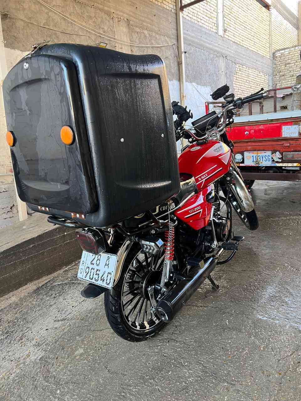 مكينه 200CC ضاغطه وزنجيل انسه شي اسمه رجه اووصوت 
منضومه زنون اليل نهار 
شاشه تاب بلاد شاحنه موبايل 
تايرات جوبلس 
ارقام انكليزي وسنويه ل2030 بسمي
نكره سلف بكل وقت ترايك 140 محافظات 
سعرها 1500 وبلعافيه علياخذه للمعلومه عد لوكيل لرقم بملونين واني مستعجل علبيع دراجه مال جناي مكاني نجف حي الميلاد رقمي ‭0789 039 7250‬ وبي واتساب رجاء التفاصيل كلها مكتوبه
