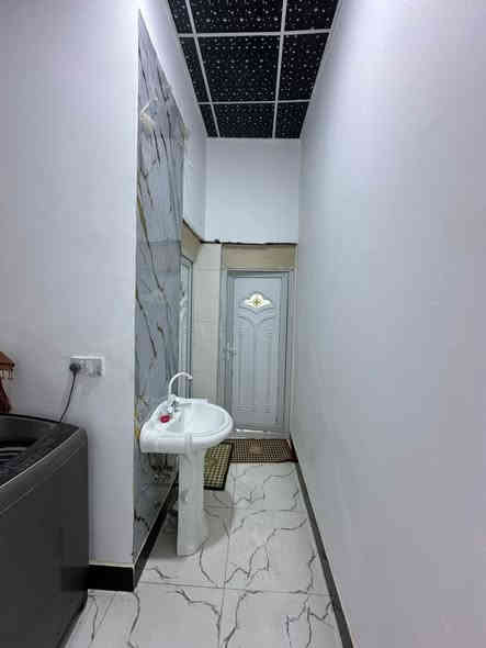 اسعد الله اوقاتكم بكل خير ⁉️
دار للبيع ❤️‍🔥
مساحه /245متر 
جنس العقاري :طابو مالك  زراعي باسم عراقي سند 25 وكاله ونصخ من الطابو وكاتبه من المالك مباشر 
العنوان / البصره ابو الخصيب منطقه النزيله  
يحتوي / غرفتين 2 منام 
وديوان و صاله و وطبخ 
وصحيات داخليه و خارجيه 
جميع الخدمات متوفره ماء كهرباء مدراس نت كلشي قريب 
السعر /85 مليون وقابل للتفاوض 
هاتف ***********
