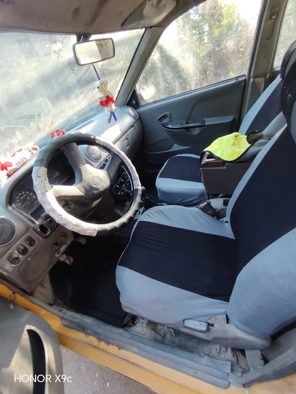 سيارة سايبة للبيع مديل 2012 مثل ماموضح بصورحدادية جديدة كير ومكينة فول المكينة لاتنقيص ولاتبخير كلشي مابيهة فول وعليهة غرامة ١٥٠ واكعة من السعر 26 وبيهة مجال كلش قليل حك الجية ولموشراي لايخابرني الرقم ***********
