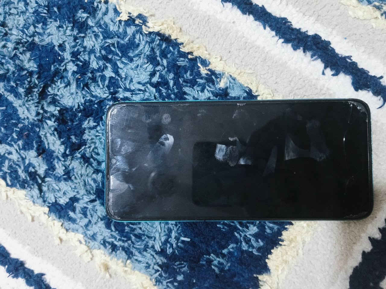 جهاز itelVION5PIus
مبدل شاشه اصليه لون ازرق.
جهاز نضيف كلش السعر 100.
العنوان رمادي رقم ***********.
