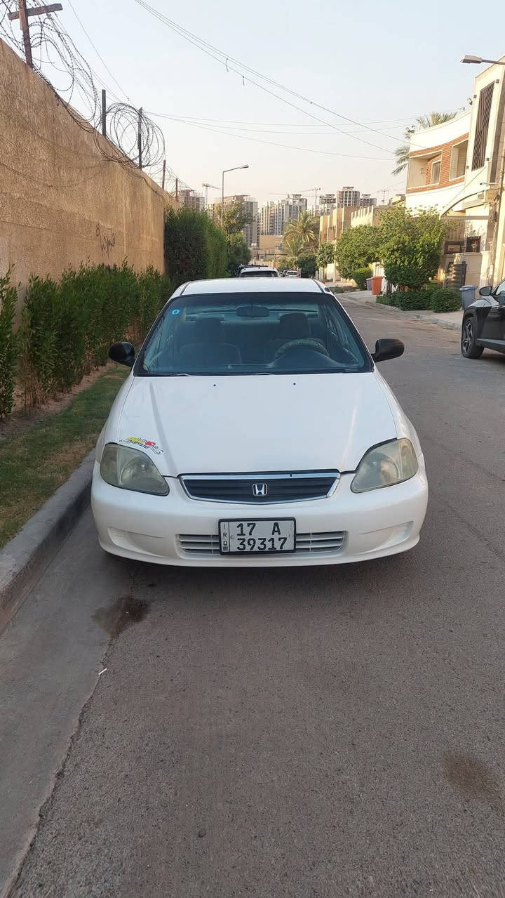 الي فلوسه على كده ويدور سياره اقتصاديه وعمليه جدا يتابع التفاصيل 🙏
السلام عليكم (( للبيع )) 

هوندا سيفك موديل 2000 نظيفه جدا وجاهزه محرك ١٦٠٠ وكير شادهن جديد مكفولات رقم انكليزي باسمي شرط التحويل سنوية وهزه جديده 

دواخلها جديده وغرفتها وكهربائياتها شركه سنترلوك وريمونت كهربائيات شغاله مابيها اي نقص 

السياره جانت على البلاد واني صبغتها على ايدي للجماليه فرن درجه اولى ... بسبب شخوط وجراد مكفوله من الضربه والخياس والكص 

تبريدها جان شغال والصونده طخت بالبلي مال باور وانشكت وطلع الغاز تشوفها بعينك تحتاج بس غاز وصونده 

السعر :- ٤٦ ورقة وبيها مجال للطيبين 
العنوان :- بغداد / قرب مرور الكاظميه 
الاتصال :- *********** 

وبالعافيه على صاحب النصيب مقدما سياره جدا نظيفه ومتعوب عليها ❤️

