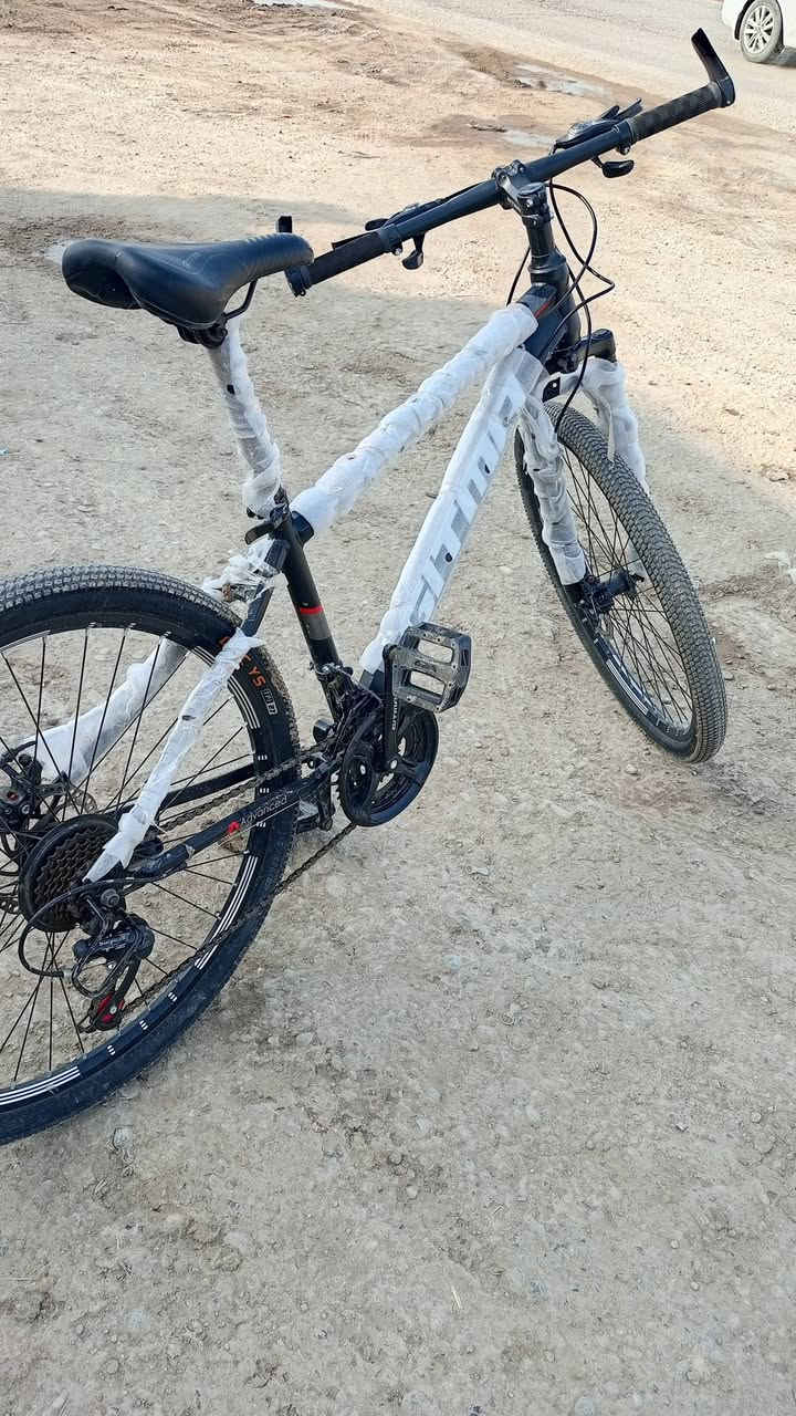 باسكل البيع جبلي الحجم الكبير  الون اسود كامل حساسات 7نمر بريكات كامله امامي وخلفي السعر؟       80بي مجال حك الجيه


**إذا كنت صاحب هذا الإعلان وتريد حذفه لأي سبب، رجاءا أرسل رسالة إلى الدعم الفني**