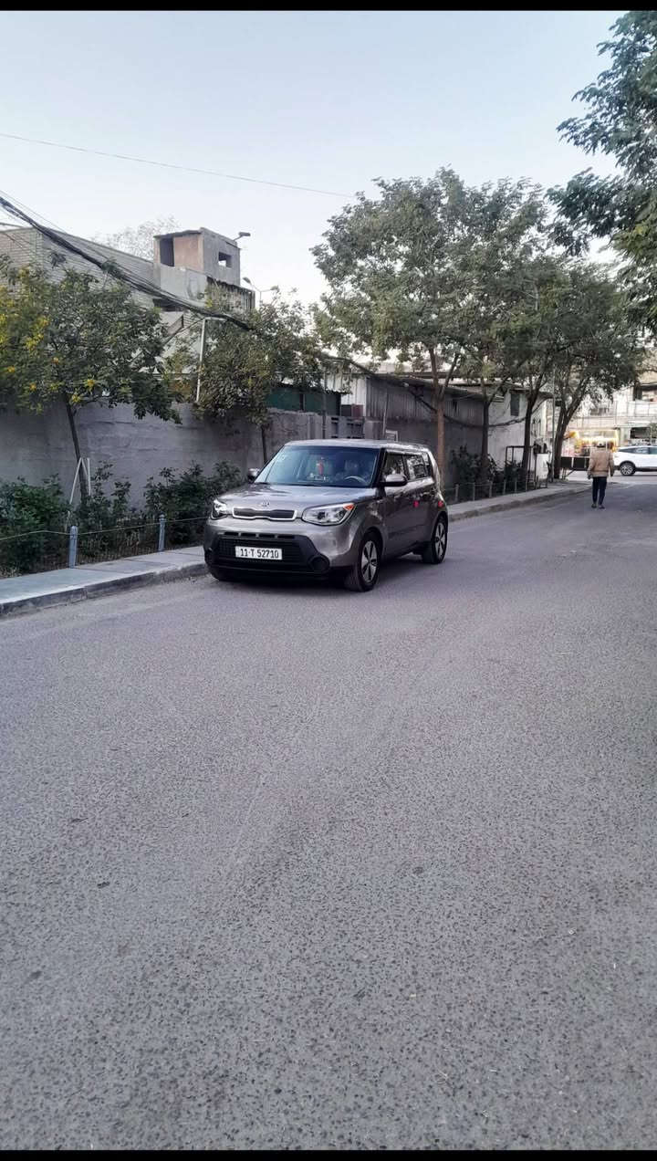 السلام عليكم ... كيا صول للبيع
موديل 2016 ... رقم بغداد أنكليزي بسمي ... سنويه جديده
حادثها خفيف جدأ كدامك بالصوره... ماشيه 87
 السياره جديده مال بيت وجاهزه من كلشي
السياره شادلها ... منظومه زنون ... وتخم تاير ... باتري جديد
ودوشمه جديده ... كير ومكينه خير من الله
السعر 95... وبيها مجال بسيط
العنوان بغداد ... حي العامل
للأستفسار على الرقم 0️⃣7️⃣7️⃣3️⃣1️⃣1️⃣1️⃣4️⃣2️⃣1️⃣2️⃣ بيه واتساب


**إذا كنت صاحب هذا الإعلان وتريد حذفه لأي سبب، رجاءا أرسل رسالة إلى الدعم الفني**