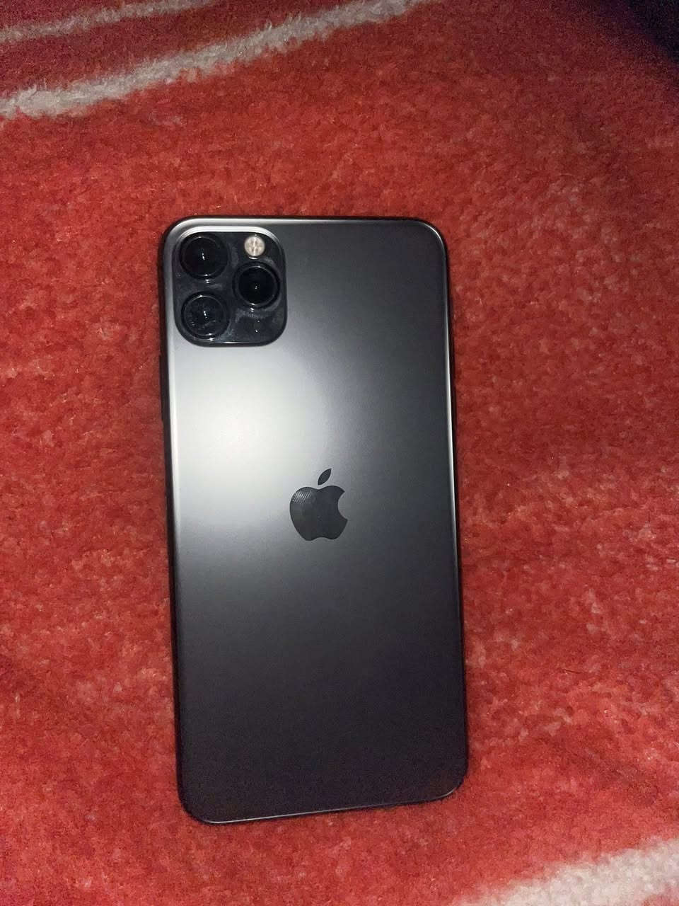 سلام عليكم ايفون 11 برو ماكس مبدل بطاريه اصليه مال شركه ولفيس ايدي واكف بي مشكله ملاحضه مو شاشه مبدله لفيس ايدي بي مشكله يعني يصلح ولباقي ما بي شي تفحص وتاخذه ذاكر ٢٥٦ 
سعر ٣٠٠ وبي مجال لشراي هاذ لرقم ***********
