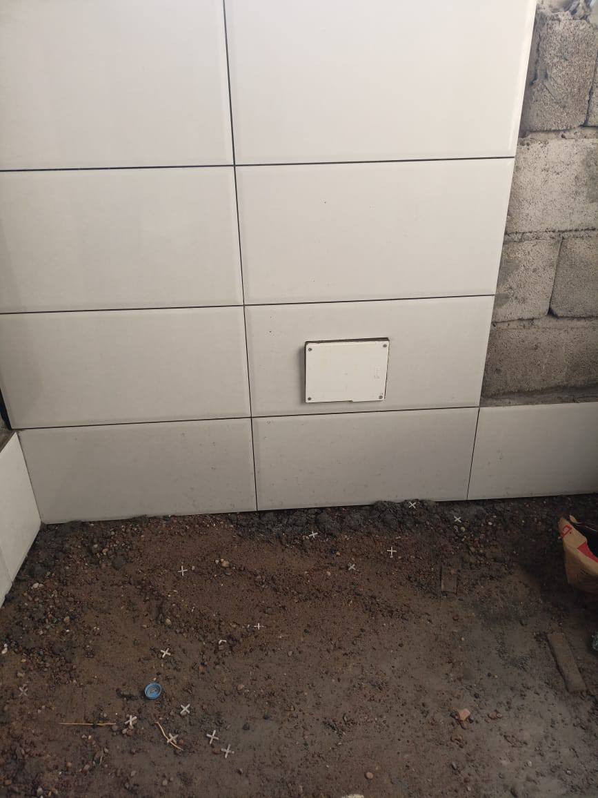 السلام عليكم  خلفه سيراميك متفرق حالين  شغل درجه اولى  الرقم ***********
***********
