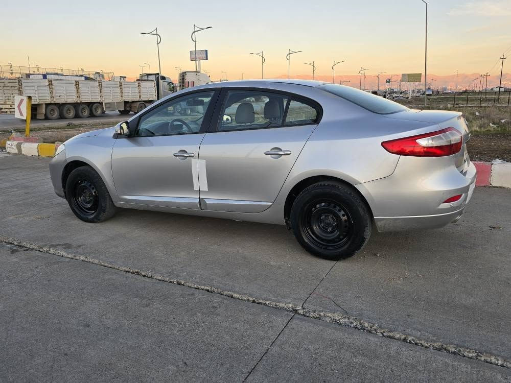 فروشتنى خيرا 
رينوو فلونس توماتيك عادى جام و ئاوينه كاره با سوكان فوليوم به شه رتى گير و مه كينه و ته بربد و گه رمى و ته قه و ره قه سه ياره كه يه ك ده سته له شه ريكه وه ته نها ٢ بارجه ى به س به مبه بى هيج ده عميك نرخى ٧١ گه لا قفلى تكايه مشته ريت تيل بكه *********** سليمانى ناو شار السليمانية, العراق
