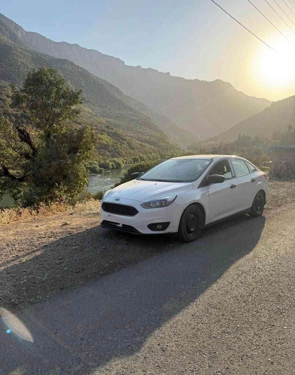 السلام عليكم 
🚗 للبيع فورد فوكس 2018 🚗
 استخدام شخصي 
🔹 الموديل: 2018
🔹 النوع: Ford Focus
🔹حجم المحرك: 2000 
🔹 ناقل حركة: (أوتوماتيك)
🔹 اللون: (ابيض)
🔹الرقم الجديد السنوية لحد 2030 و الهزة    للشهر الثامن .
🔹 اكاميرا خلفية دوارة،
 تبريد ممتاز ❄️
السعر: (8800$ 88 ورقة) قابل للتفاوض بالمعقول.
📍 الموقع: (بغداد - البلديات)
📞 للتواصل خاص أو اتصال على الرقم *********** . Colombo, Sri Lanka
