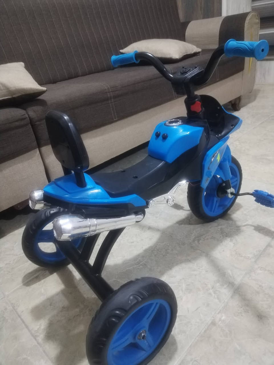 باسكل أطفال للبيع صار سبوع ماخذه وماصعد عليه ولا مره ابني كتل نفسه عليه ونوب بطل  أخذته ب٣٥ من يم كراج بغداد مال بعقوبة ب٢٥ قفله بل عافيه عل ياخذه بعقوبة حي المعلمين للاستفسار ***********
