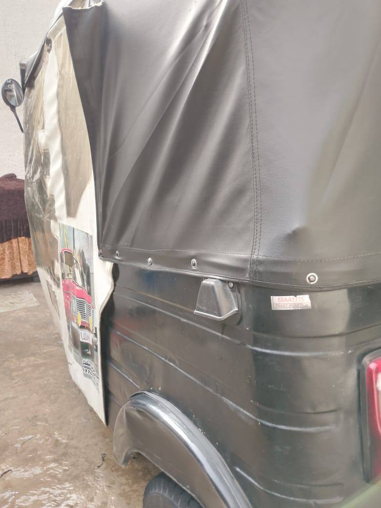 السلام عليكم تكتك 2018 للبيع السعىر 3ونص، وبيها مجال شراي يتصل ،***********بغداد ااكماليه
