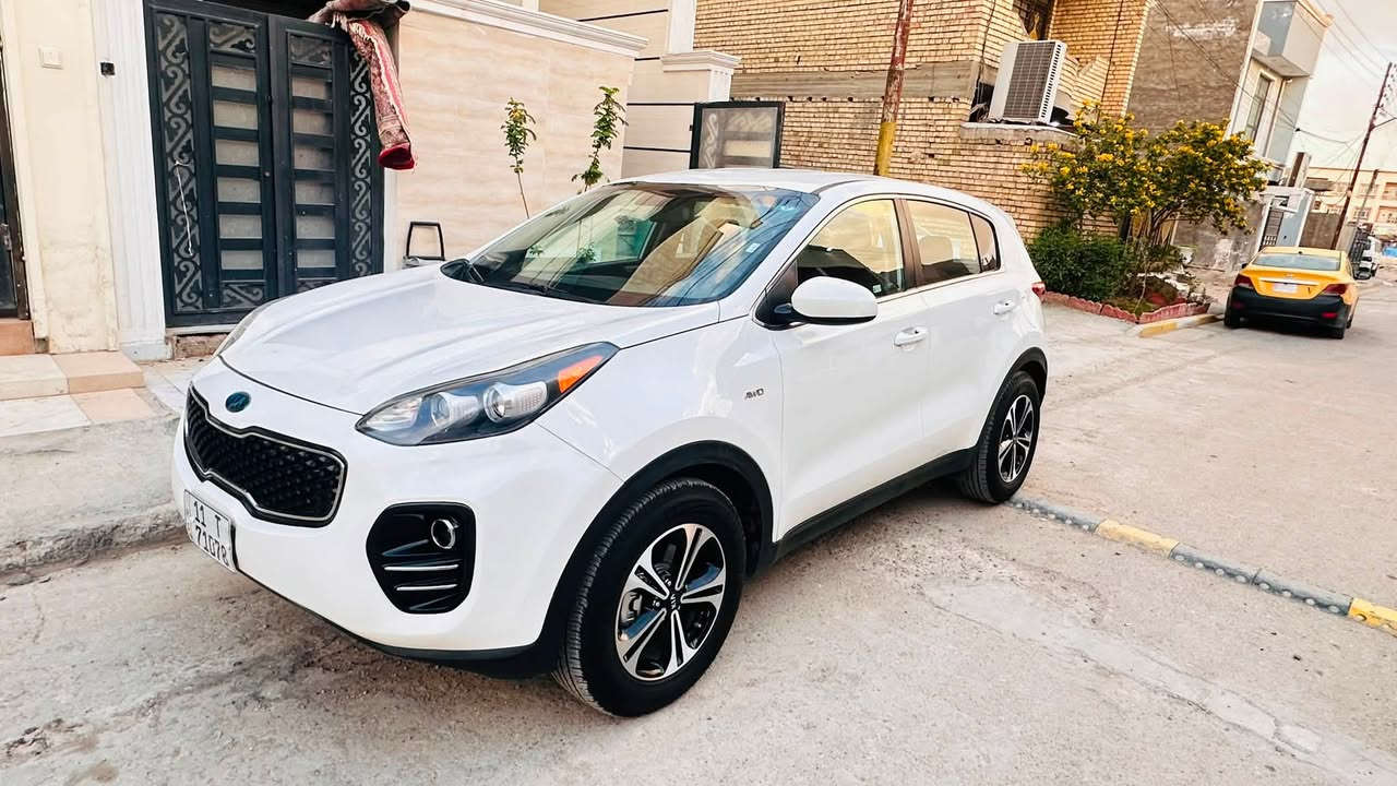 السلام عليكم 
Kia Sportage
وارد امريكي موديل 2018 
محرك 2400 GDI
نص مواصفات 
تبريد قطعتين
شاشه وكامره خلفية
تحكم ستيرن 
3 وضعيات قيادة
السياره عليها ادامة كامله 
عليها بوليش جديد
حادثها ربع الدعامية فقط
رقم بغداد الجديد

مكلف بالنشر  للاستفسار 
***********
