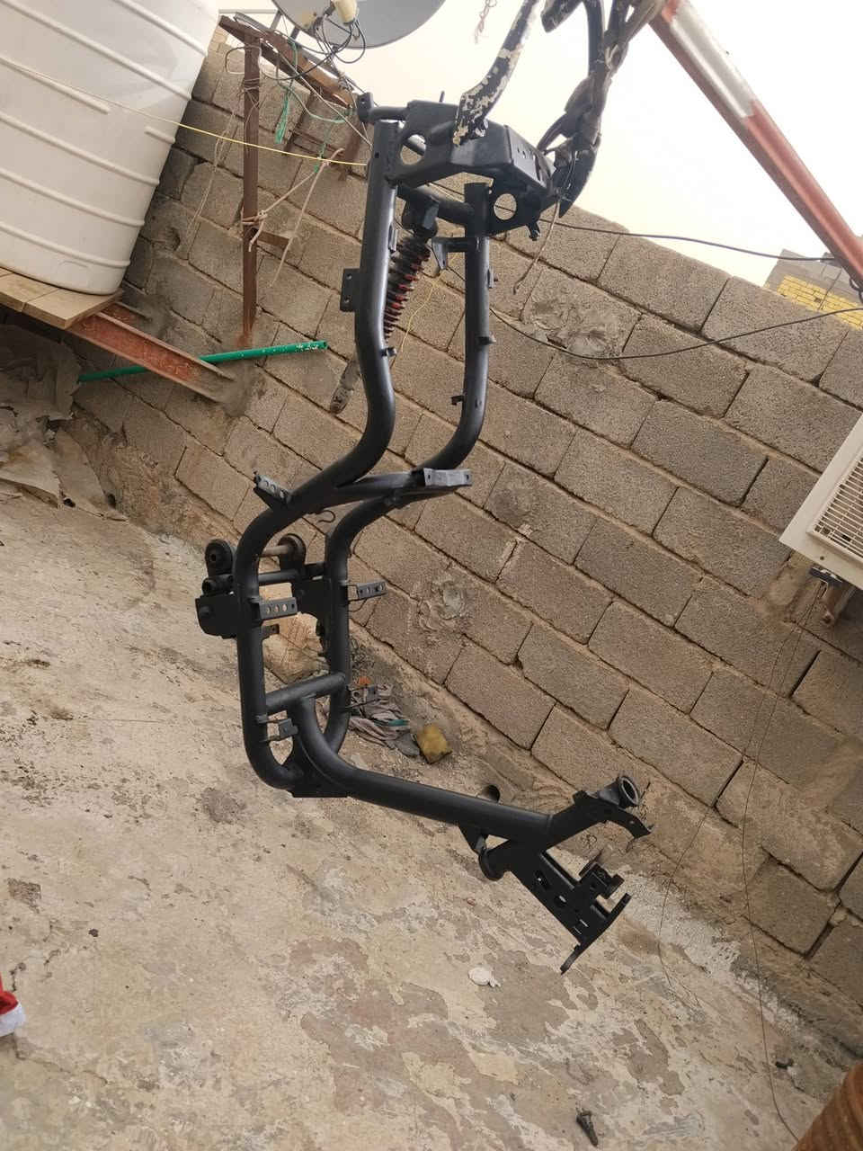 شاصي مال ماكس اصل قجمه ويرهم عداله همين شاصي هستوني مصبوغ حراري اسود طافي شاصي لاكسر  فطر وبراقي كلهن صاحيات ملاته وياه دبل خلفي سعره 120الف وبيه مجال مكاني بصره القبله الاستفسار ***********
