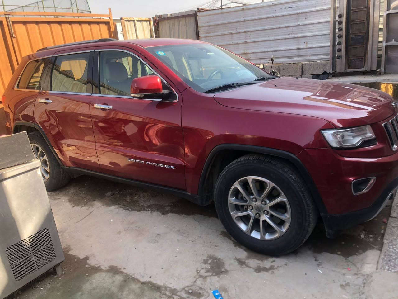 سلام عليكم
من رخصت الاخ الادمن المحترم 

جيب موديل 15 خليجي فول 

كير طيارة 3شاشات دبل كزوز 

بني رامه بصمه ابواب صندوك شفط 

رقم بغداد بسمي /بيهه بابين مفتوحات

مكان السيارة بغداد الشعب 

*********** ابو عبدالله 

السعر/ 235
