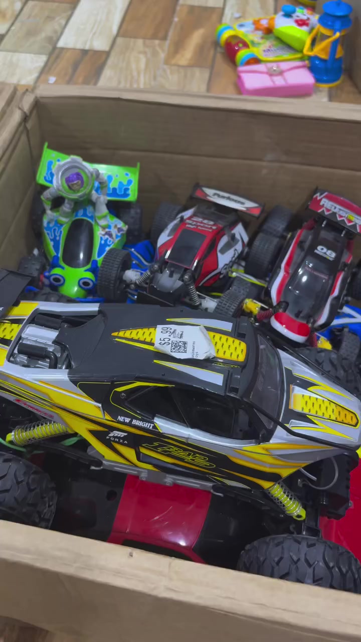 سيارات ريمونت احترافيه  ثلاثة بدون ريمونت ولباقي معهم  اي استفسار عنهم. عل خاص او على الرقم (***********)
