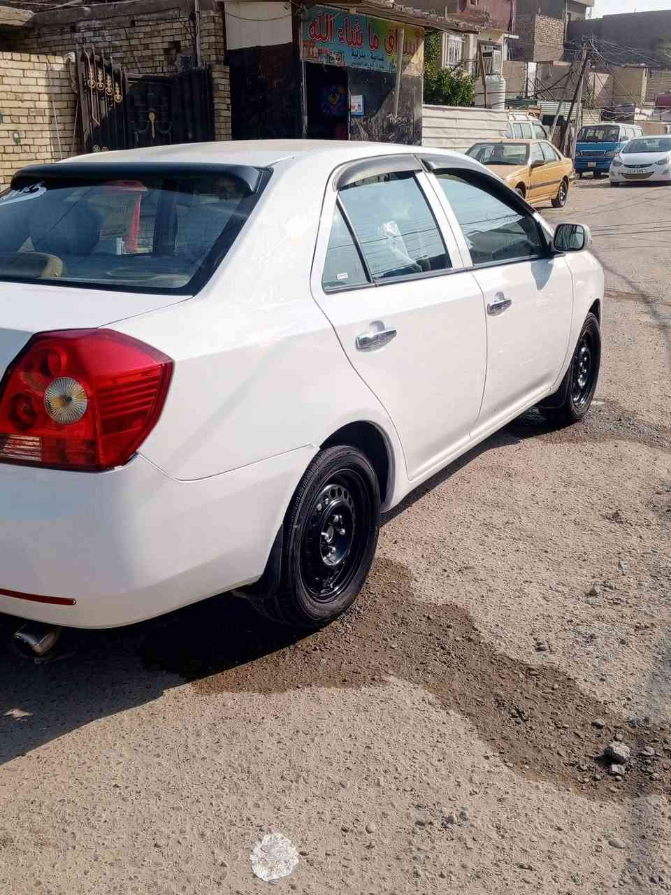 لسلام عليكم جيلي موديل 2012ماشيه 43الف مكفوله مكفوله كفاله عامه كير محرك كشر كهربيات صدر امامي خلفي تتفه تبريد تخم تاير بسمي سياره مذكورات كلهن مكفولات رجاء اخوي ما يشتري لا يكسر بحلال عالم سياره هزه جديده وسنويه جديدة رقم بغداد السعر 53وشراي سهله إن شاء الله بي خير ويدلل العنوان بغداد البياع رقم ***********
