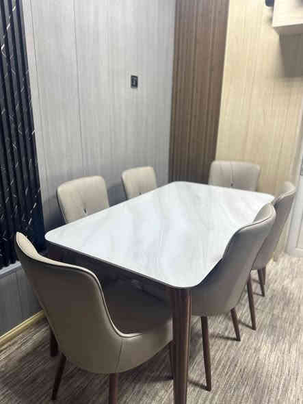 السلام عليكم ميز طعام 6 كراسي نضيف جدا لون أوف وايت جديد كلش جلد جام الاستفسار  ‭٠٧٨٦ ٩٦٩ ٦١١١‬ النجف حي الأمير
