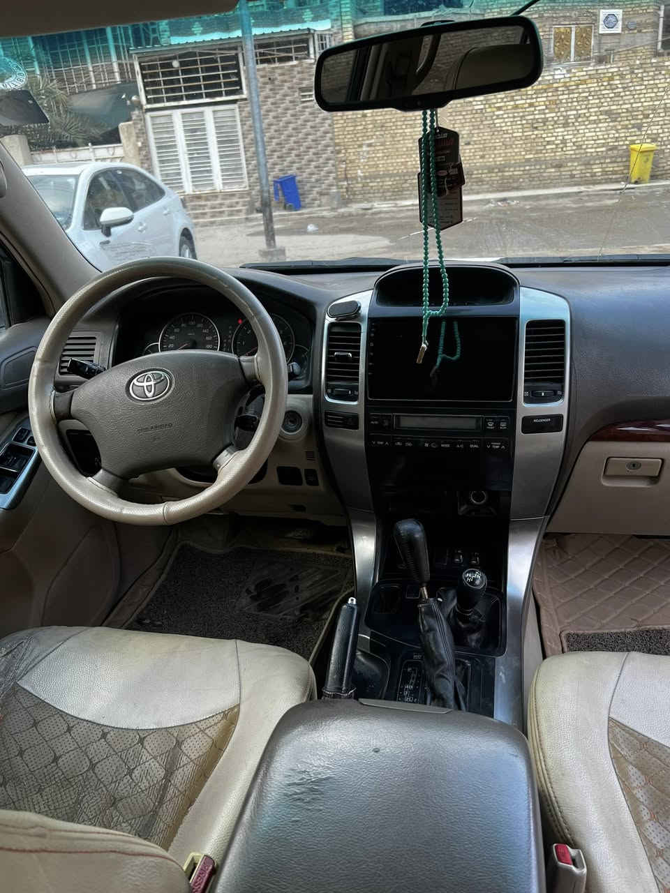 سلام عليكم مرخصت الادمن المحترم
للبيع لاندكروز برادو 2005 فئة VX فول مواصفات 

فتحه الكشنات جلد وكهرباء وتبريد 3قطع وتبريد و تدفئة بالكشنات و محرك السياره 6 سلندر 4000 VVT

المحرك امجفت تجفيت مضبوط كلش كلش و بيه بارد اباب الصندوق  وباقي السياره كفاله عامه و السياره فور ويل 4x4

و مكان السياره ميسان العماره  و السعر على الخاص


**إذا كنت صاحب هذا الإعلان وتريد حذفه لأي سبب، رجاءا أرسل رسالة إلى الدعم الفني**