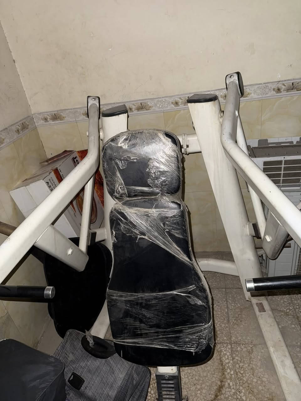 جهاز ضغط اكتاف استخدام قليل  سعره مناسب العنوان بابل حله للاستفسار الاتصال ***********
