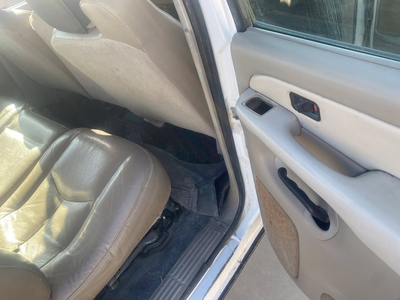 جمسي سييرا 2006
سيارة مزاد وزارة الداخليه
معمره كامله مصبوغه فرن بدون بوليش
 مكينه 8 سلندر 6000  كير كفاله 
تدفئه تبريد منضومه زنون 
شاشه كامره حداديه تخم تاير جديد
مكان السياره الناصريه 
مكلف بالنشر 
للتواصل ***********
سعر السياره 65 ورقه وبيها مجال
