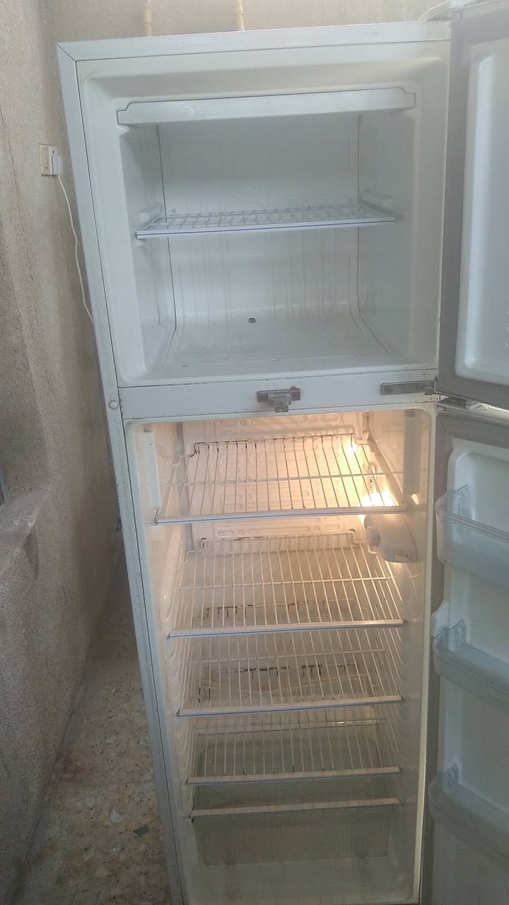 سلام عليكم عيني عندي ثلاجه للبيع سعرهه150نضيفه وثلج وتبريد خير من الله مداخله تصليح المكان حي اور


**إذا كنت صاحب هذا الإعلان وتريد حذفه لأي سبب، رجاءا أرسل رسالة إلى الدعم الفني**