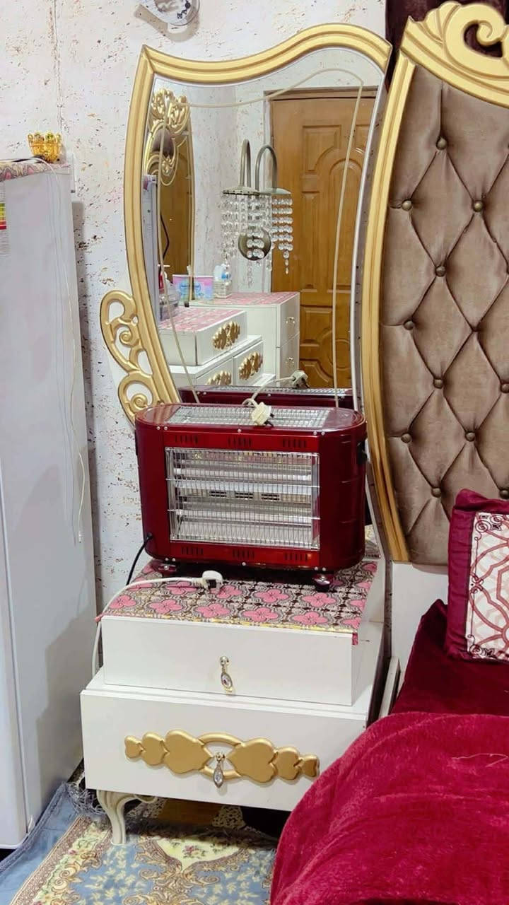 سلام عليكم غرفه اخشاب للبيع نضيفه حيل مستعمله
مكاني حلة 
***********
