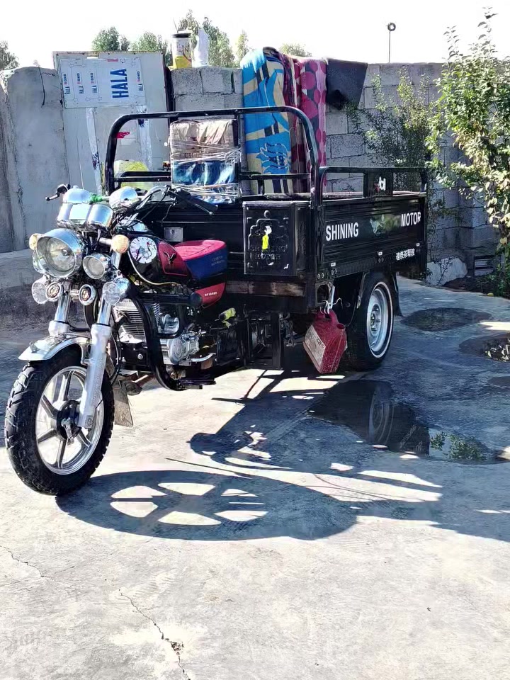 سلام عليكم ستوته صقر للبيع موديل 23 كفاله عامه السعر خاص ***********
