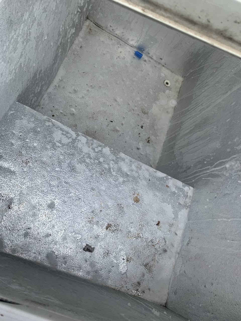 السلام عليكم عندي هذني الغراض الي يريدهن يتصل ع رقمي ***********
