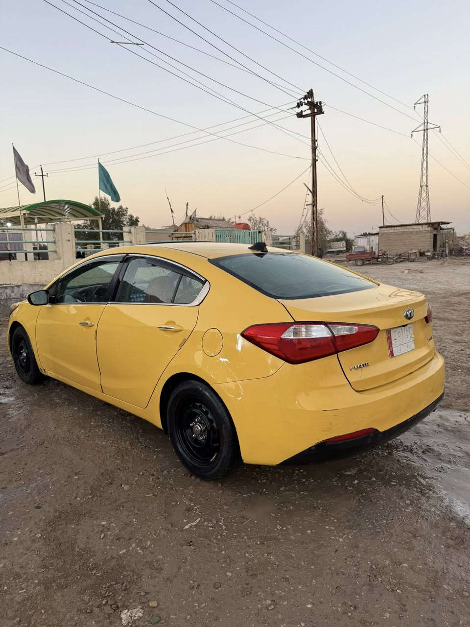 سلام عليكم
سيراتو. فورتي 2015 
ماشيه 180
وارد امريكي حادثه جاملخ الايمين 
سياره فول مواصفات 
سعر 120 وبي مجال 
عنوان. ديوانيه
***********
