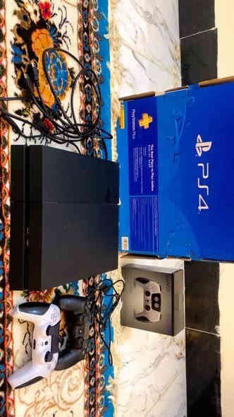 سوني 4 مهكر نضيف جدآ استعمال اقل الشهر سبب البيع ما عدي مجال الة
جوستيكات 2 العلة شكل فايف ما مستعملة بعدهة جديدة 
كامل ملحقاتة ما بي اي عطل واي خلل بعدة جديد ونضيف
السعر 225
وبي العاب 
فيفا 26
بيس21
كراند
مورتال كومبات
كولف ديوتي
رزدينت ايفل فولج
***********
مكاني بغداد جميلة
