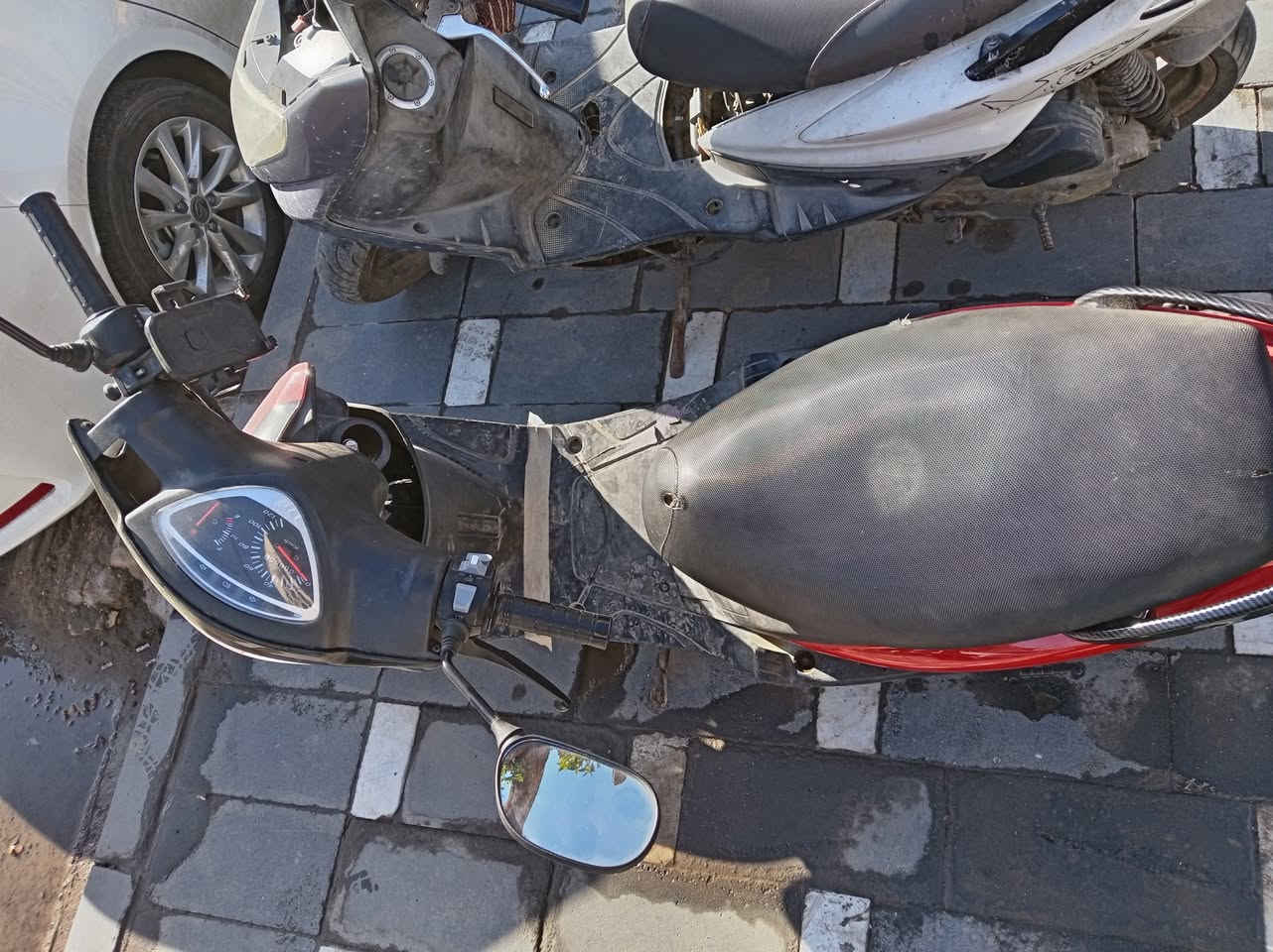 السلام عليكم دراجه ماكس عدله مكينه مفتوحه صالنصه رياضي دراجه حلوه ومرتبه سعر ٤٠٠ وبيها مجال حك الجيه العنوان الكراده ***********
