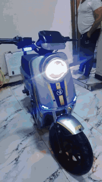 دراجه ار 11 للبيع
للبيع مكفول كفاله عامه من باتريات ولفات شاشة من كلشي 
زيرو صارلي عشر ايام من ماخذه من ااوكيل العام السعر 650 وبيها مجال بسيط 

رقم الهاتف***********
